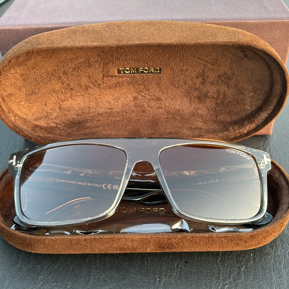 Tom Ford Sunglasses - Picture 6 of 7